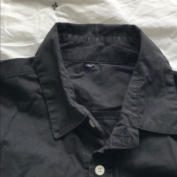 Black fitted short sleeve Button-Down | Size: XS - Picture 3 of 3